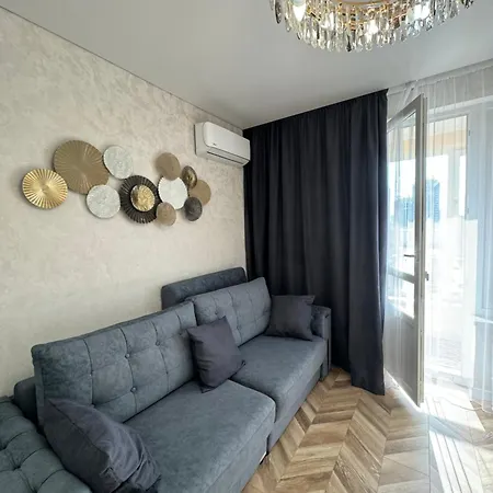 Апартаменты Гранд Виктория Promyshlennyy Exterior photo